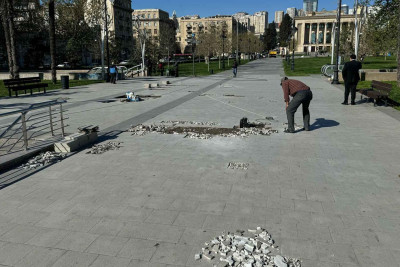 Qış parkında təmir işləri aparılır