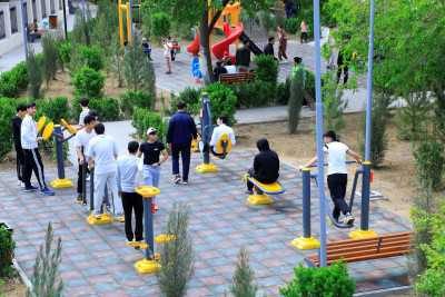Nizami rayonunda park əsaslı təmir olunub