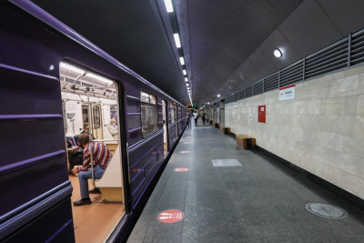 Metropolitendə gənc xanımın halı pisləşib