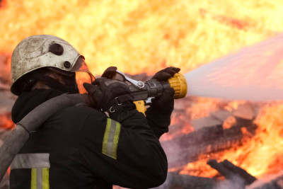 Xəzər rayonunda supermarketdə yanğın olub