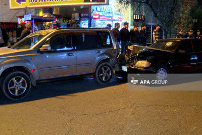 Nəsimidə “Mercedes” və “Nissan” toqquşub