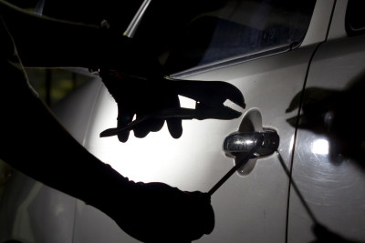 Nizamidə “Runna” markalı avtomobil qaçırılıb