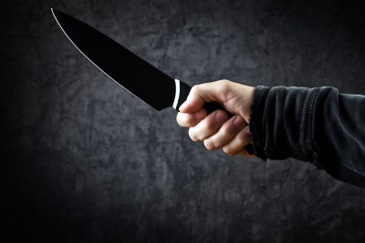 Bakının 2 rayonunda adam bıçaqlanıb