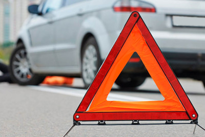 Binəqədidə avtomobil qadını vurub