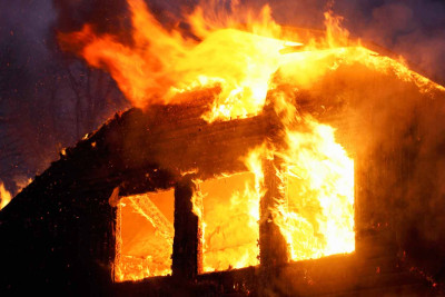 Sabunçu rayonunda birmərtəbəli evdə yanğın olub