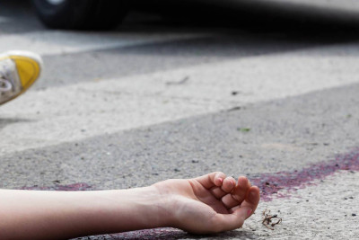 Yasamalda qadını maşın vurub