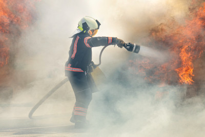 Nəsimi rayonunda motosikletlər yanıb