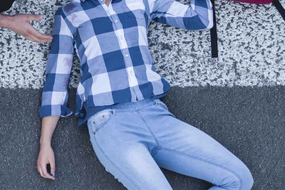 Nizami rayonunda qadın qəzaya uğrayıb