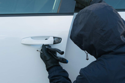 Səbail rayonunda avtomobil qaçırmaqda şübhəli bilinən şəxs saxlanılıb