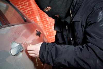 Biləcəridə “Opel” qaçırılıb