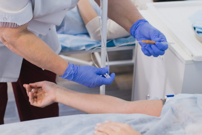 Sabunçuda 3 qadın kəsici alətlə xəsarət alıb