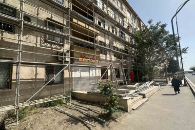 Nəsimi: Alı Mustafayev küçəsində bina təmir olunur