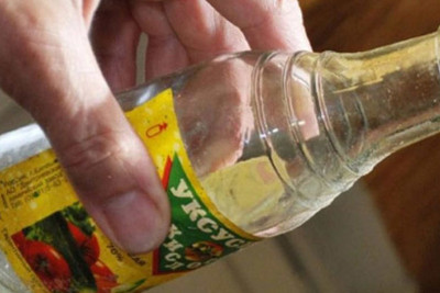 Buzovnada kişi sirkə turşusu içərək intihar edib