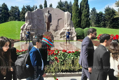 Fəxri xiyabana insanların ziyarəti başlayıb