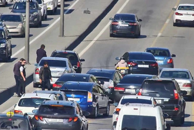 Bakının 2 prospektində yol qəzası baş verib