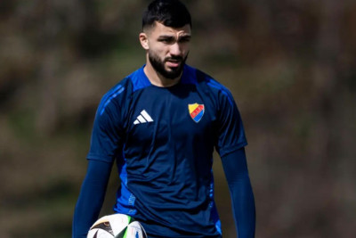 Azərbaycanlı futbolçu İsveç klubunda fərglənib