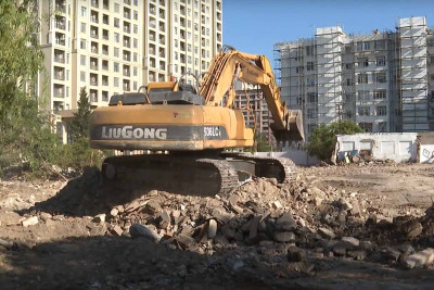 “Sevirəm” parkı genişlənir: köhnə tikililər sökülür – VİDEO