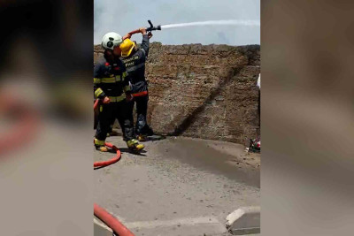 Bakıxanov qəsəbəsindəki Neft Sənaye Kollecində yanğın olub