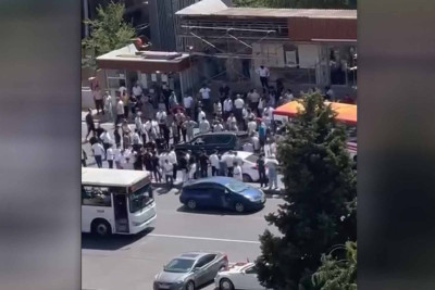 “Xalqlar Dostluğu”nda iki avtobusla “Prado” toqquşub