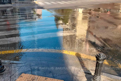 Nəsimidə kanalizasiya daşıb