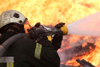 Xəzərdə 280 kv.m sahəsi olan ev yanıb