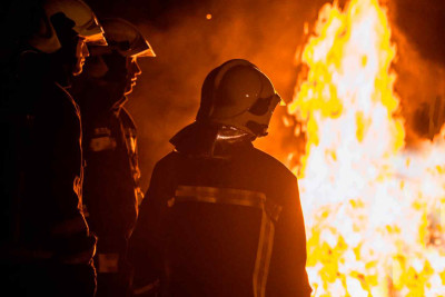 Binəqədidəki avtomobil təmiri sexində yanğın olub