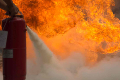 Qobustanda mağaza qəsdən yandırılıb