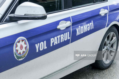 Sabunçuda avtomobil qadını vurub