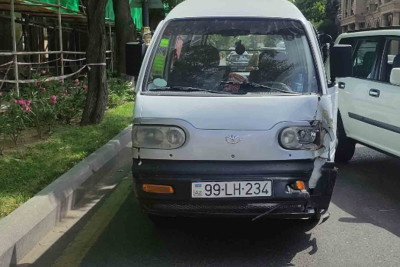 “Hyatt Regency Hotel”in yaxınlığında avtomobillər toqquşub