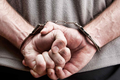 Lökbatanda ticarət mərkəzindən oğurluq edilib