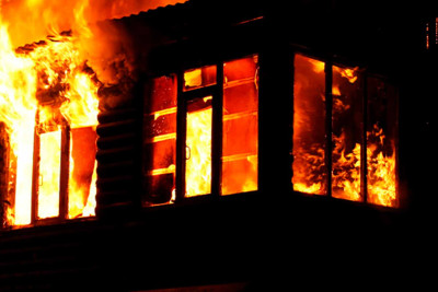 Qaradağda 2 otaqlı ev yanıb