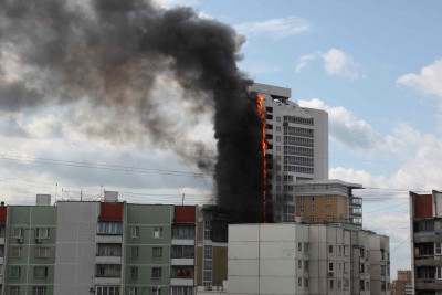 Sabunçuda doqquzmərtəbəli yaşayış binasında yanğın olub