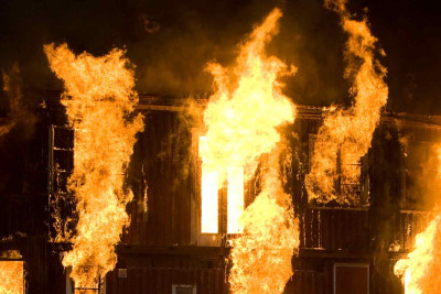 Sabunçuda yaşayış evi yanıb