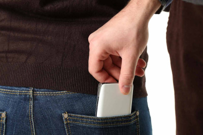 Paytaxtın müxtəlif ərazilərində telefonlar oğurlayan şəxslər tutulublar