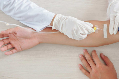 Xətaidə avtomobil piyadanı vurub