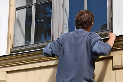 Nizamidə mənzillərin pəncərəsindən baxaraq qeyri-etik hərəkətlər edən şəxs həbs olunub