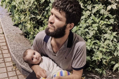 Bakıda 6 uşaq atası körpə ilə dilənir?