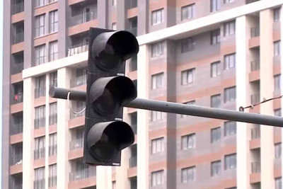 Xətaidə iki küçənin kəsişməsində işıqforlar işləmir – VİDEO