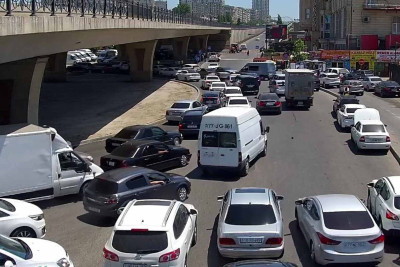 “Maşın bazarı”nın yaxınlığında təmir işləri aparılır