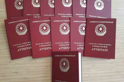 Bakıda 3000-dən çox insan məktəbi fərqlənmə attestatı ilə bitirib
