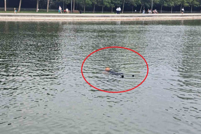 Dədə Qorqud parkının gölündə sərxoş kişi özünü boğmaq istəyib