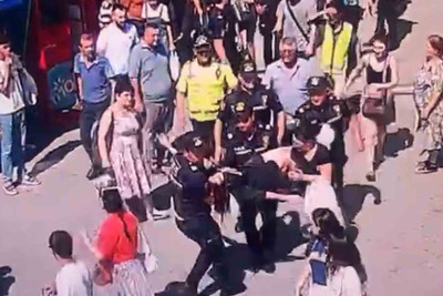 Nizami rayonunda yanğın: 1 nəfər tüstüdən zəhərlənib – VİDEO