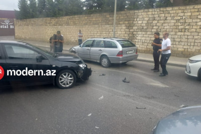 Biləcəri qəsəbəsində iki avtomobil toqquşub