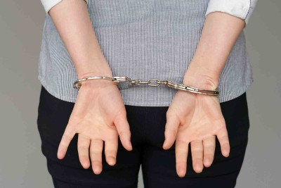 Yasamalda baş vermiş soyğunçuluq hadisəsində şübhəli bilinən qadın saxlanılıb