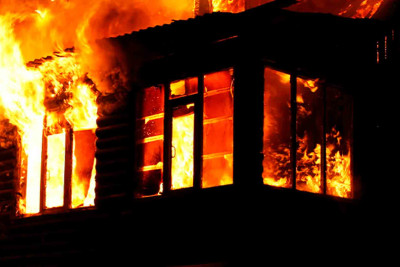 Nəsimi: Kövkəb Səfərəliyeva küçəsində evdə yanğın olub – VİDEO