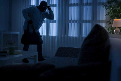 Yasamalda evdən oğurluq edilib