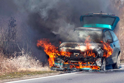 Qaradağda avtomobil aşaraq yanıb