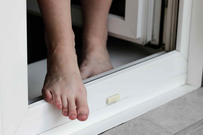 Paytaxtda gənc qadın intihar edib