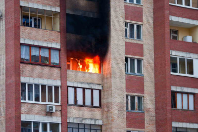 Nizami rayonunda yaşayış binasında yanğın olub
