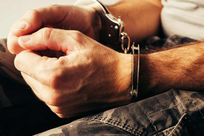 Nizami rayonunda parkda oğurluq edən cibgir saxlanılıb